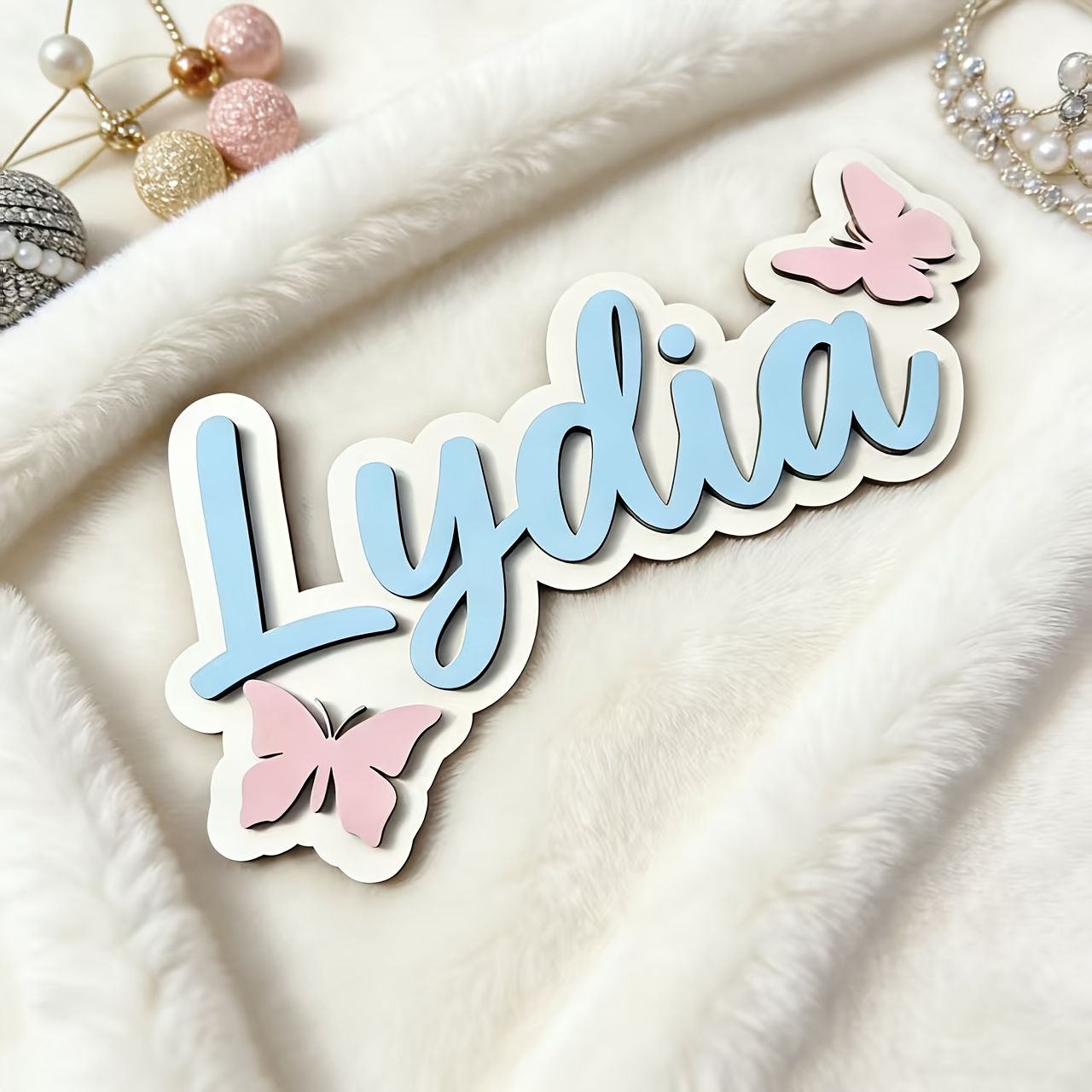 Baby Nursery Name Sign - Personalisiertes blau-rosa Schmetterlings-Namensschild für das Zimmer,