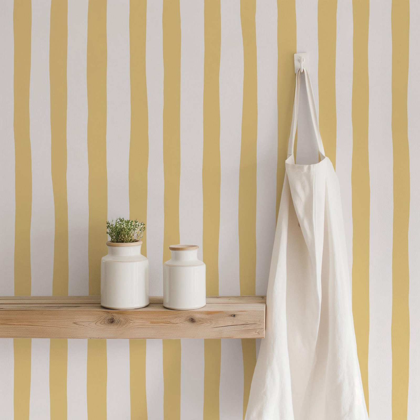 Baby Nursery Yellow - Sunshine Yellow Wobbly Stripes Tapete zum